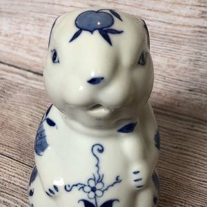 1996 Vintage Blue Onion porcelain blue and white rabbit creamer